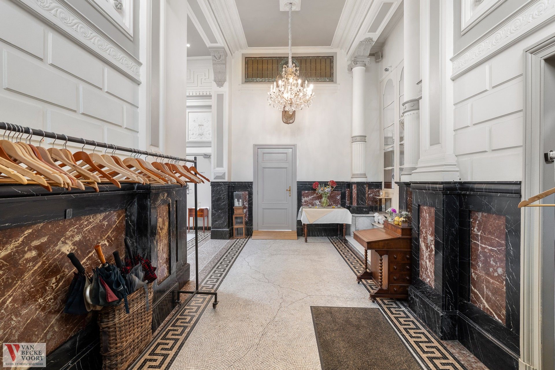 Imposant herenhuis met feestzaal foto 16
