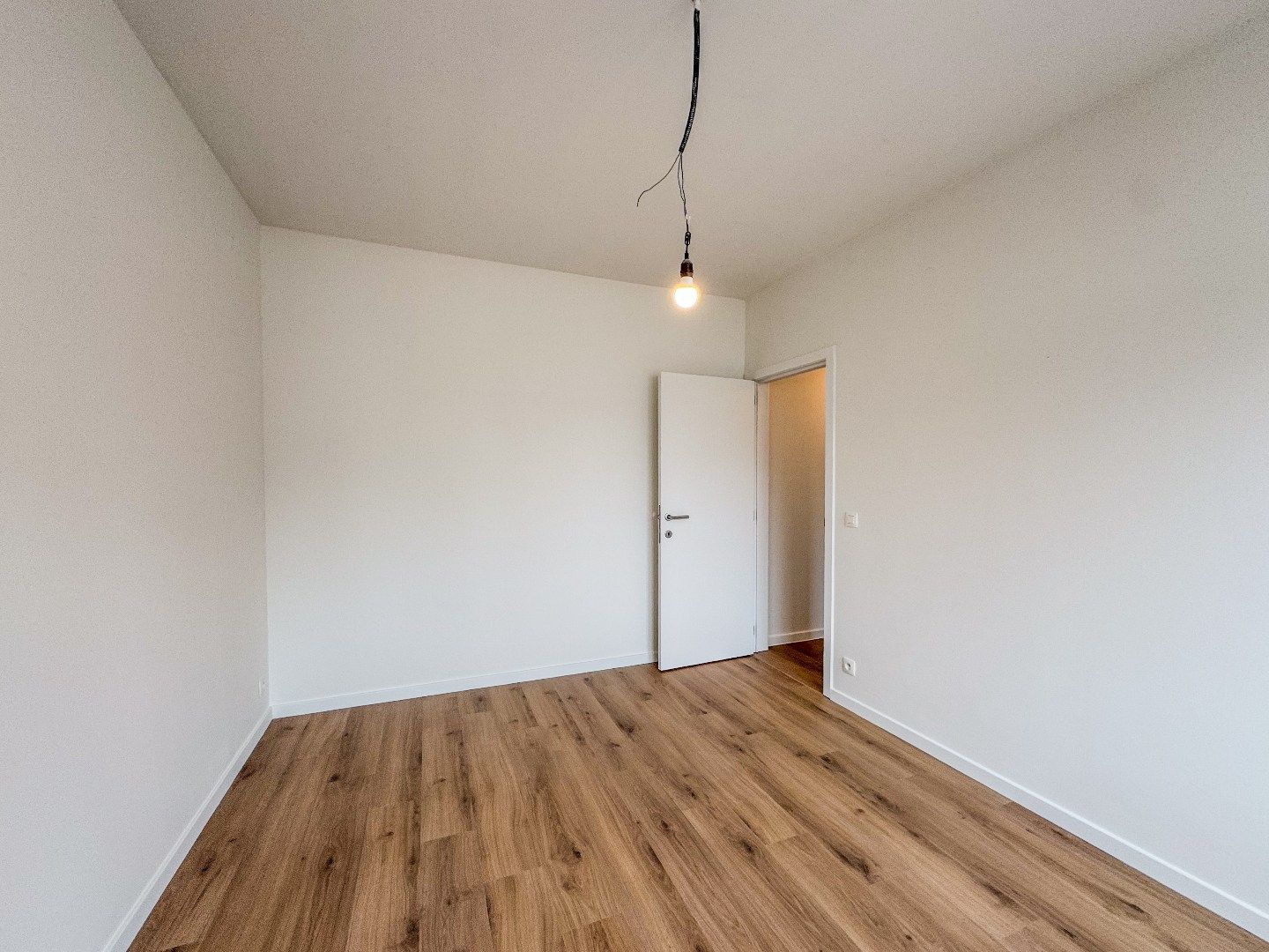 Gerenoveerde woning met 3 slaapkamers en gezellig stadstuintje. foto 21