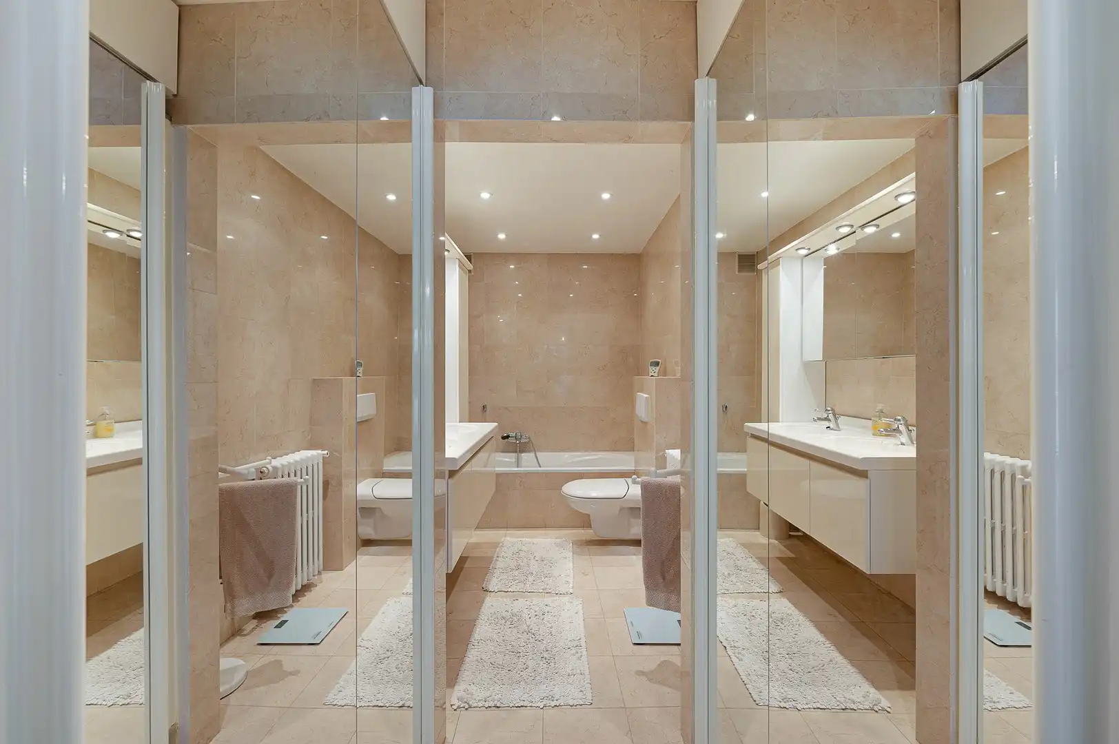 Appartement met frontaal zeezicht en een gevelbreedte van circa 6 meter, gelegen op een absolute toplocatie in het Zoute. foto 15