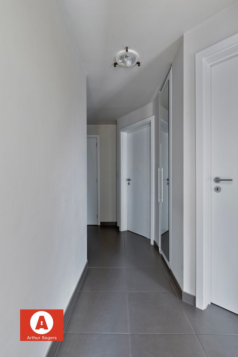 !!! IN OPTIE !!! Energiezuinig gelijkvloers appartement met 2 slaapkamers foto 2