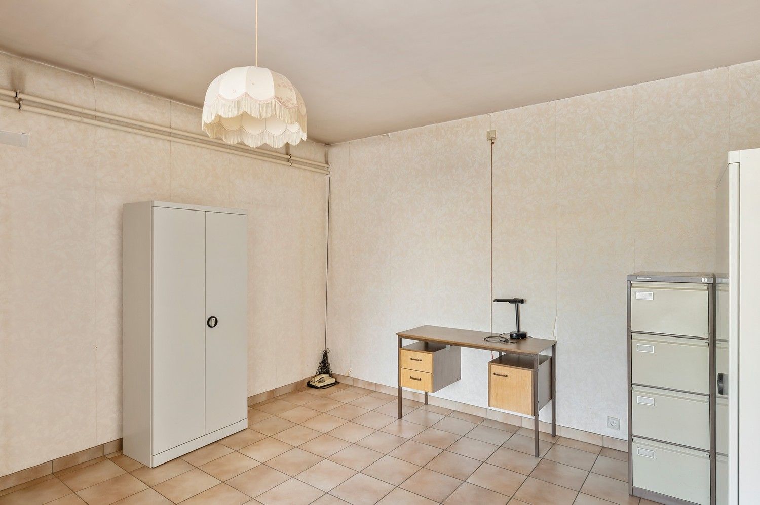 Ruime open bebouwing met loods en garages op ca. 1,7 ha – landelijke ligging in agrarisch gebied. foto 12