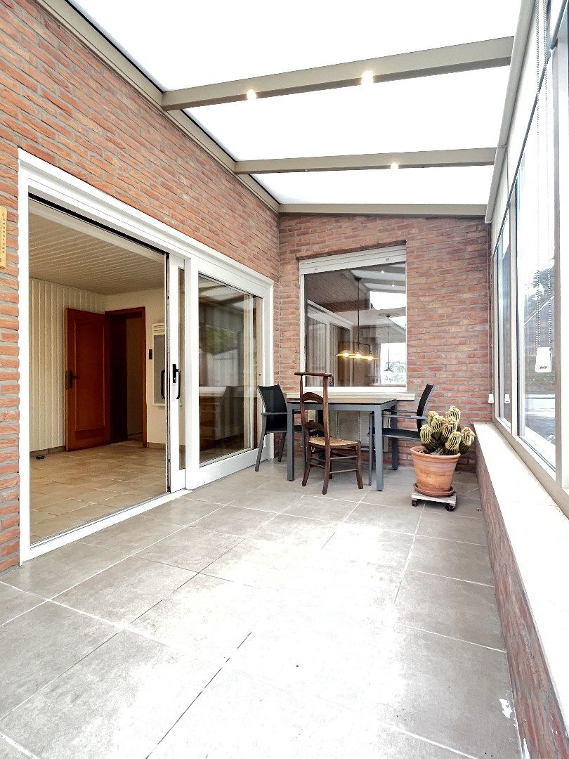 Halfopen 4-slpkr woning met tuin & garage foto 15