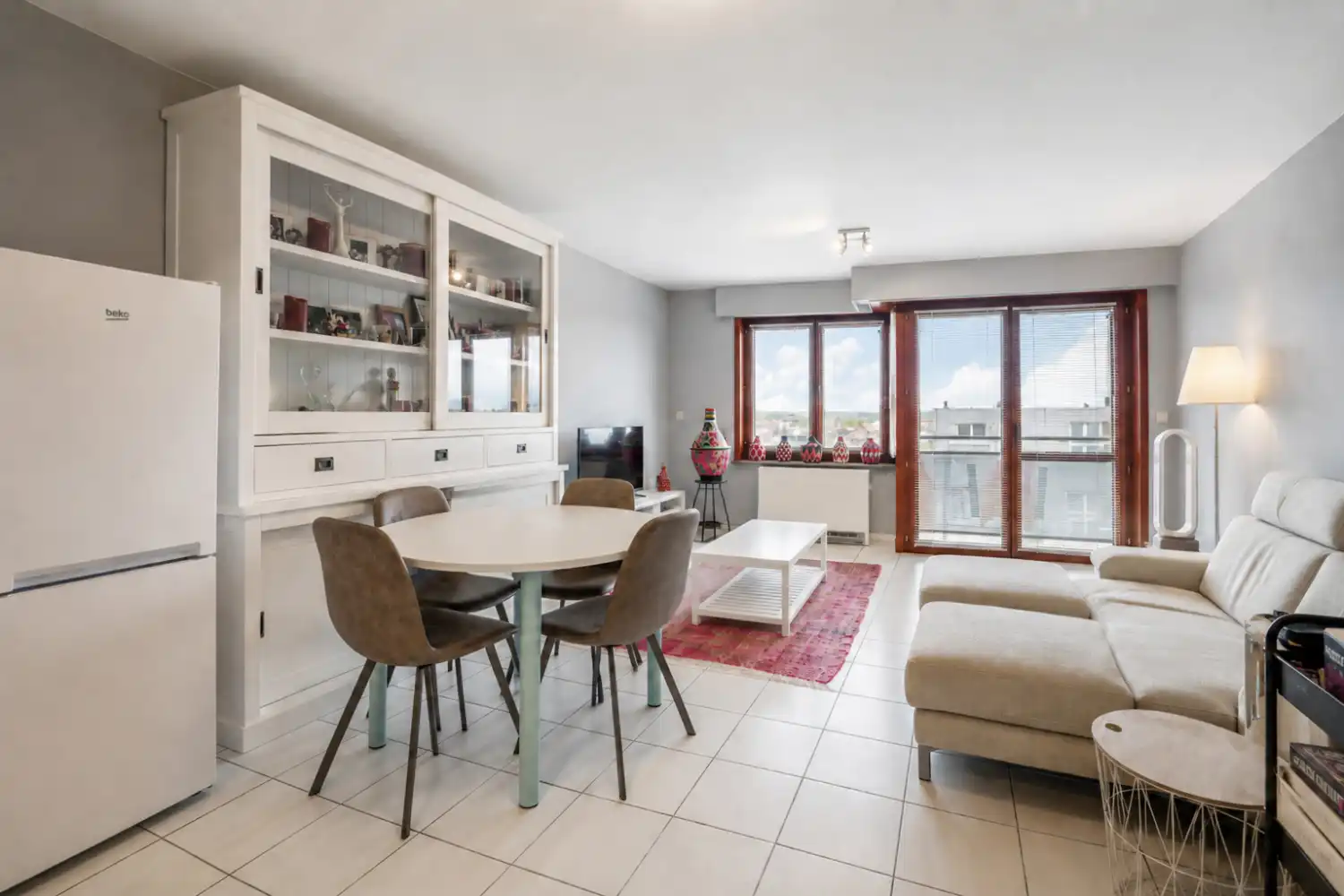 Lichtrijk twee slaapkamer appartement met terras op toplocatie foto {{pictureIndex}}