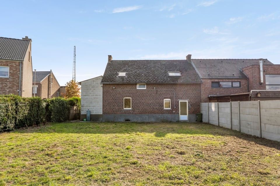 HALFOPEN BEBOUWING MET PARKEERPLAATS IN HET LANDELIJKE VELM foto 32