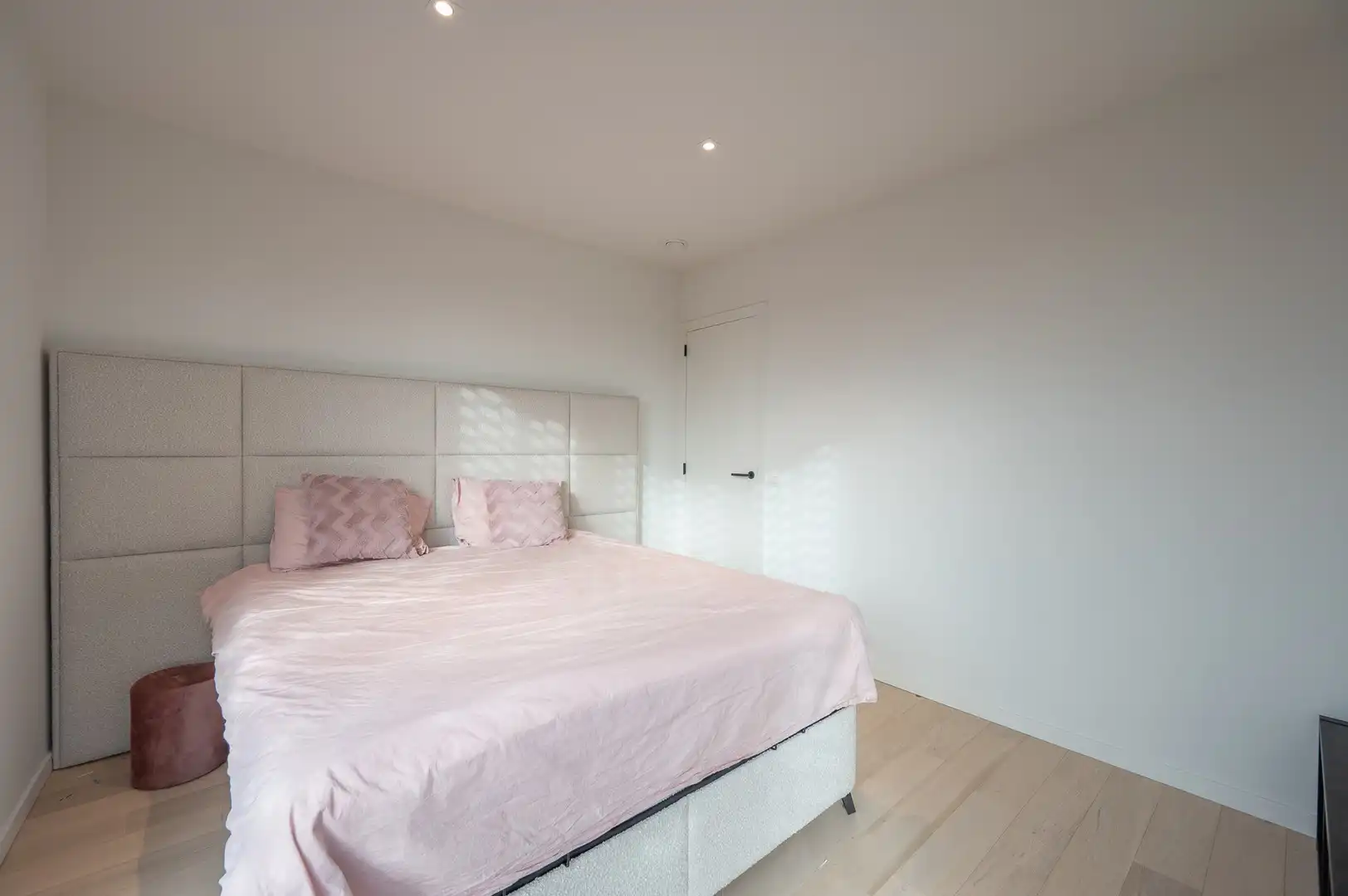 Alleenstaande moderne villa gelegen in een rustige residentiële omgeving te Knokke foto 17