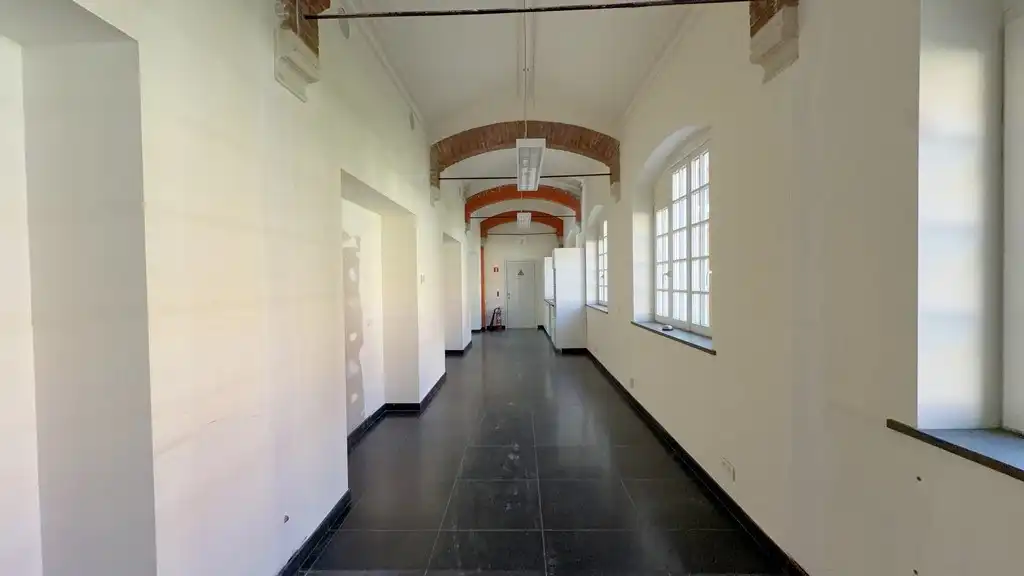 Uniek gelijkvloers kantoor te huur in Capucienenklooster te Aalst foto 6