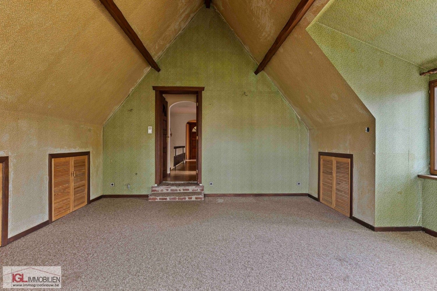 Ruime villa met potentieel op toplocatie in Huizingen foto 10