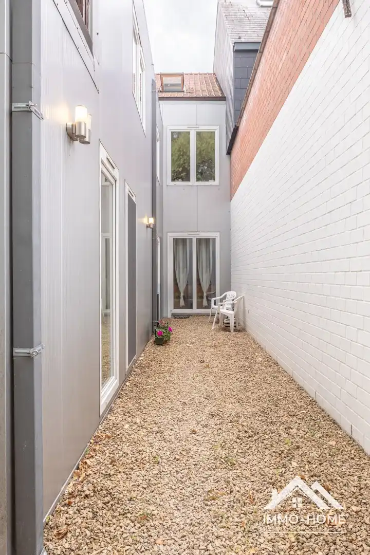 Opportuniteit ..reeds 2 gerenoveerde appartementen en in TOP staat!! foto 4