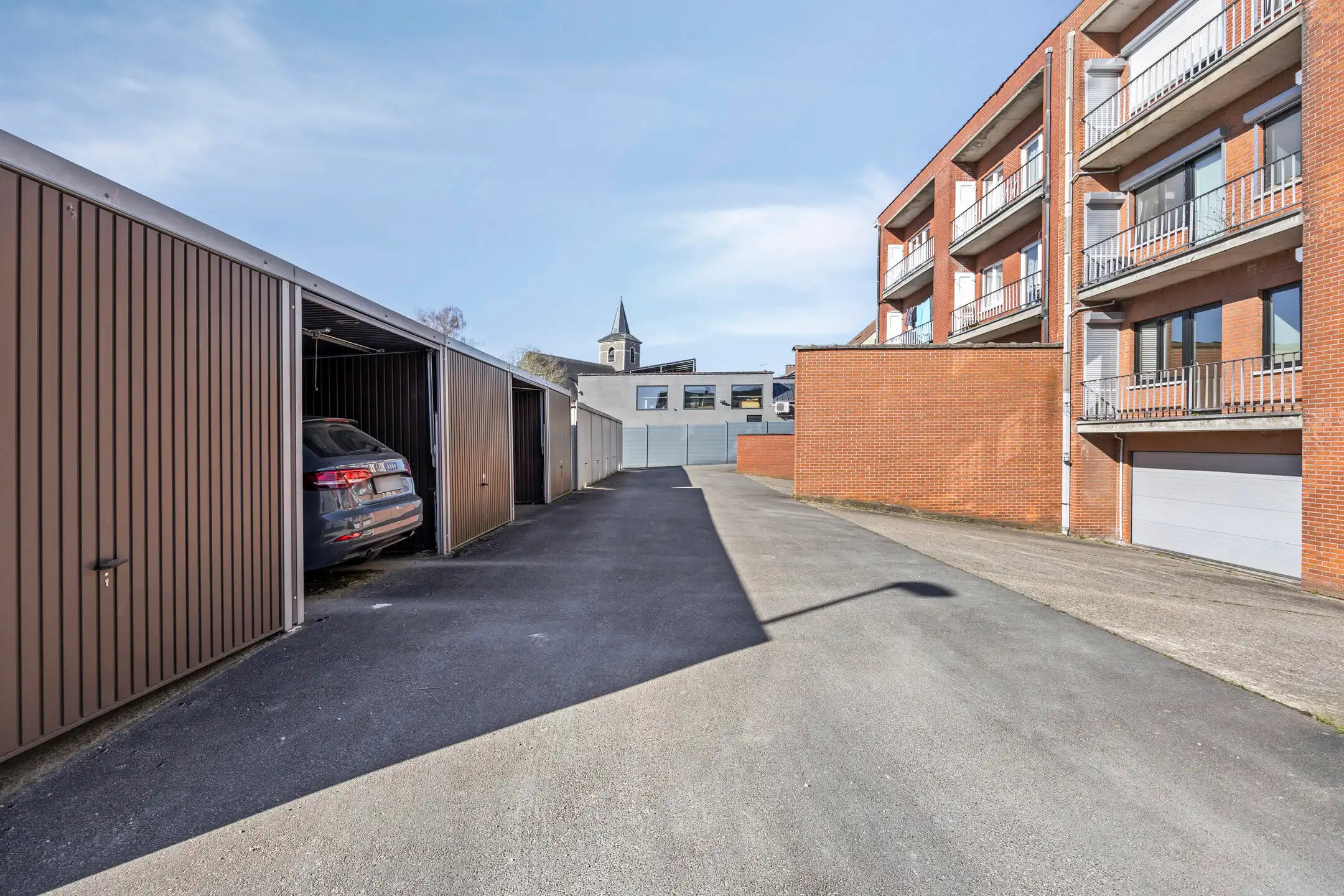 Gelijkvloers, gerenoveerd appartement met 2 slaapkamers foto 15