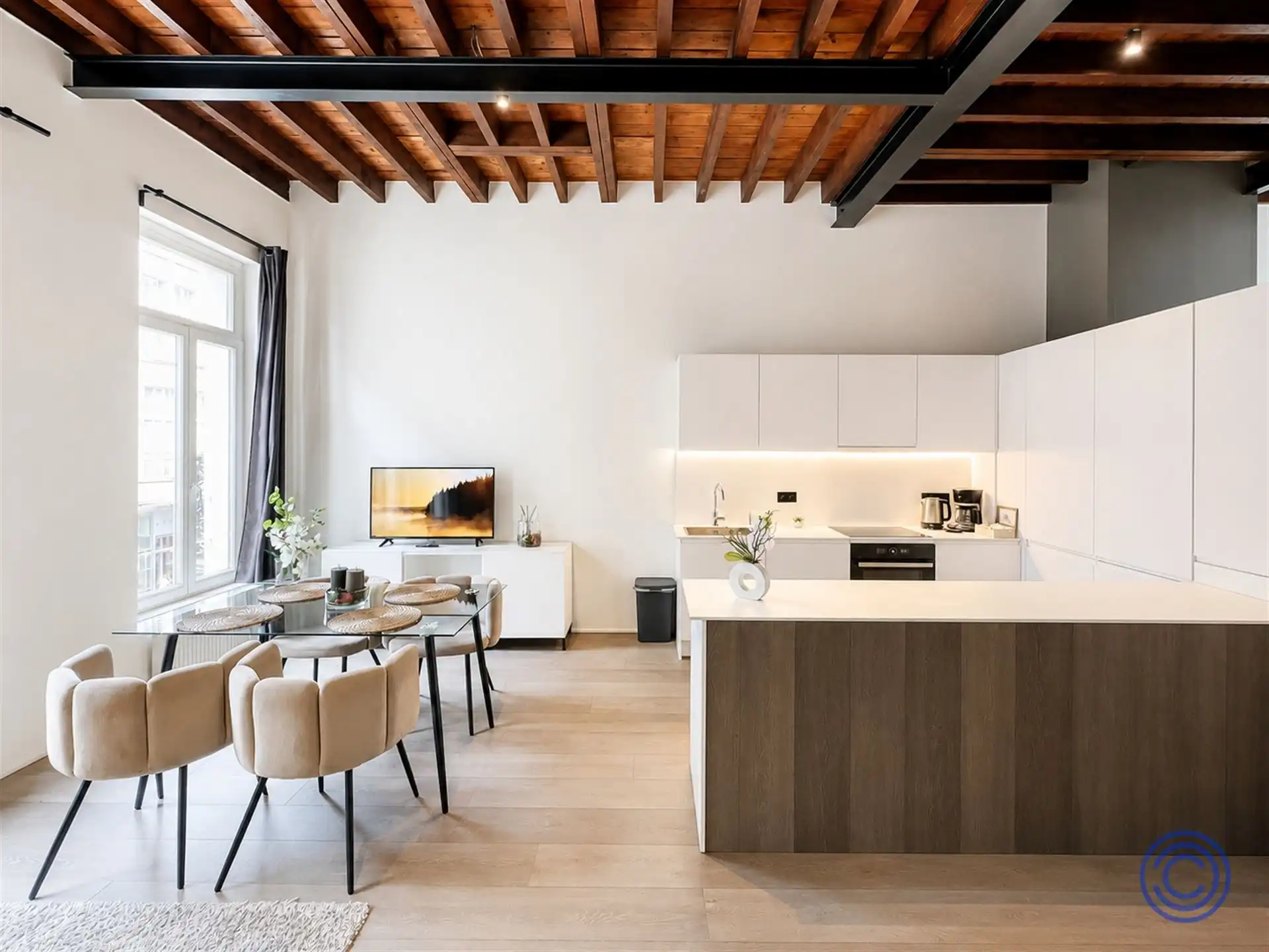 Stijlvol appartement in hartje Antwerpen! foto 2