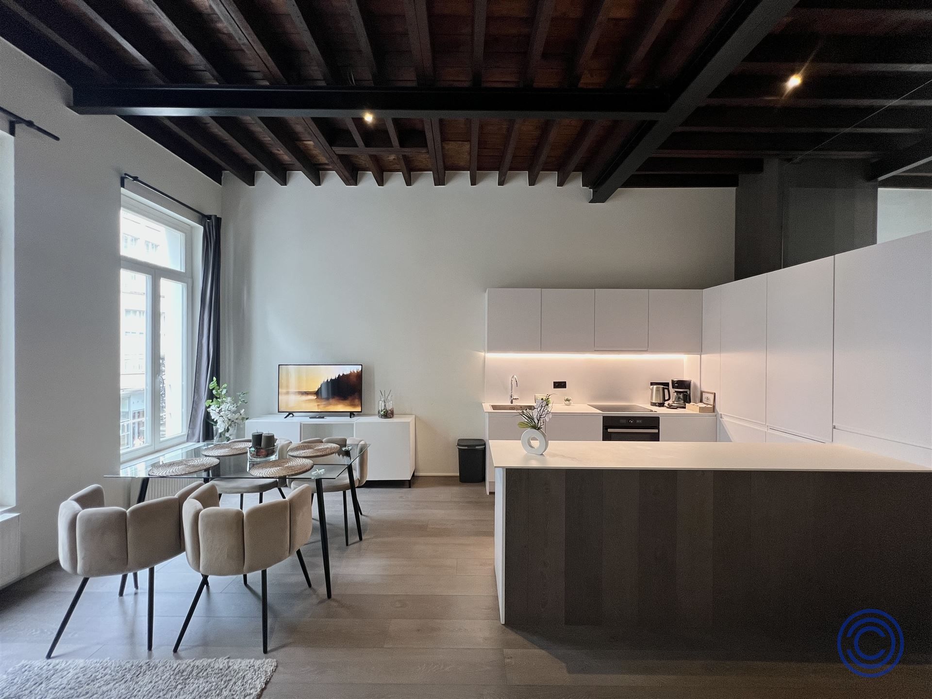 Stijlvol appartement in hartje Antwerpen! foto 2