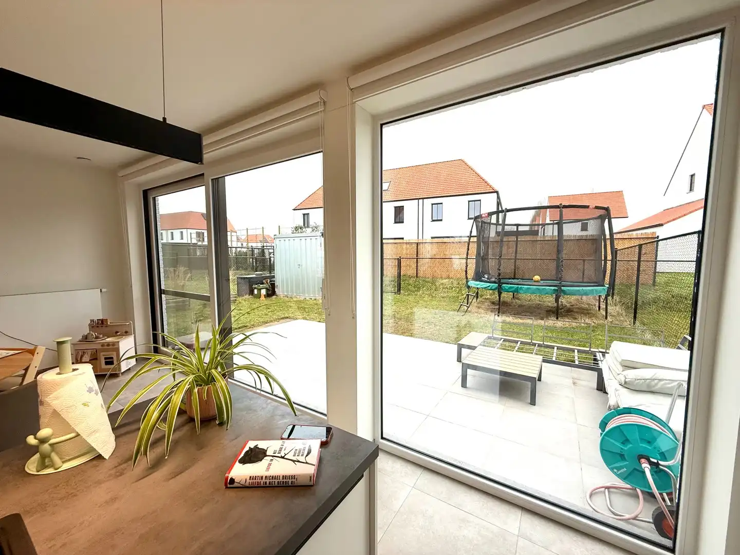 Zeer recente, instapklare woning met 3 slaapkamers en tuin foto 10