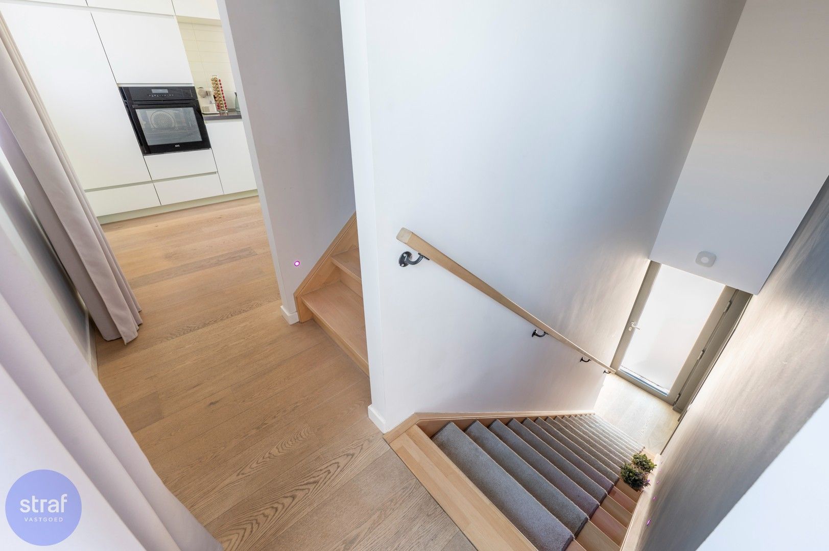 Toffe recente woning met zonnepanelen en batterij in rustige wijk foto 6