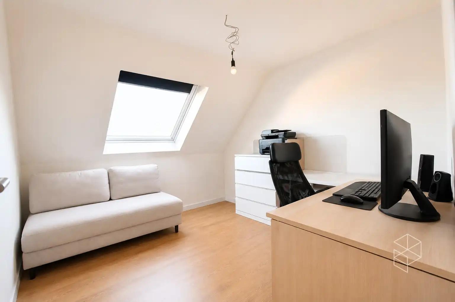 Recente (bj. 2024) royale woning &nbsp;met 3 grote SLPK en tuin op uiterst rustige locatie foto 13