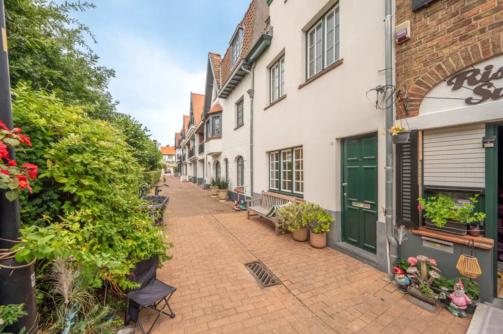 Charmante woning vlakbij het Dominicanenkerkje in het hart van Het Zoute. foto 30
