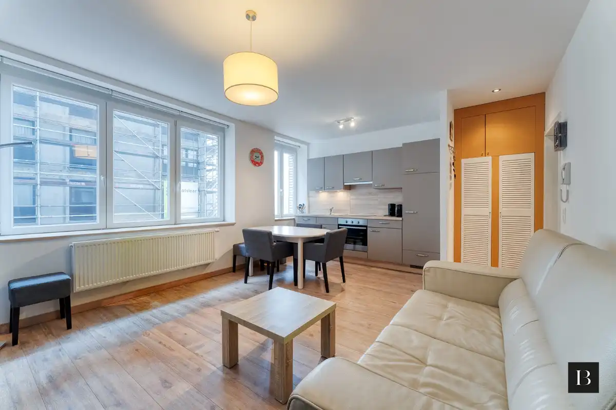 Instapklaar, totaal vernieuwd appartement met zijdelings zee- en havenzicht in Blankenberge foto 2