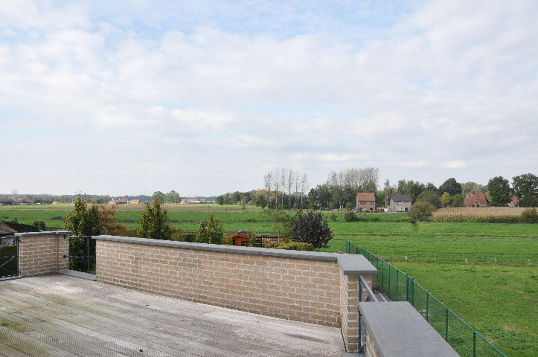 Handelsruimte met woning vlakbij centrum Kinrooi.  foto 21