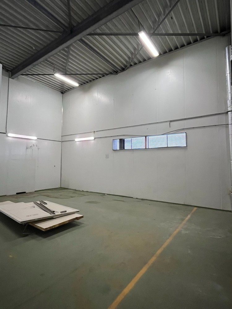 +/- 1790m² bedrijfsgebouw foto 18