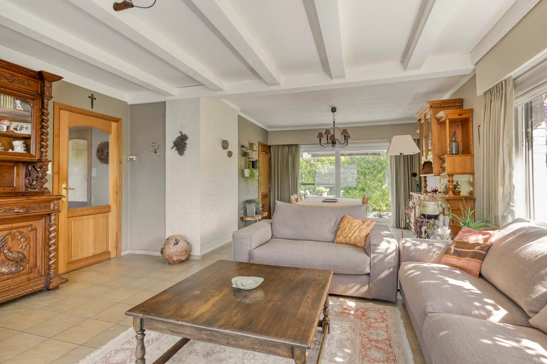 Leemans Immobiliën presenteert u deze charmante, instapklare bungalow, ideaal gelegen in het gegeerde Asse.  foto 4