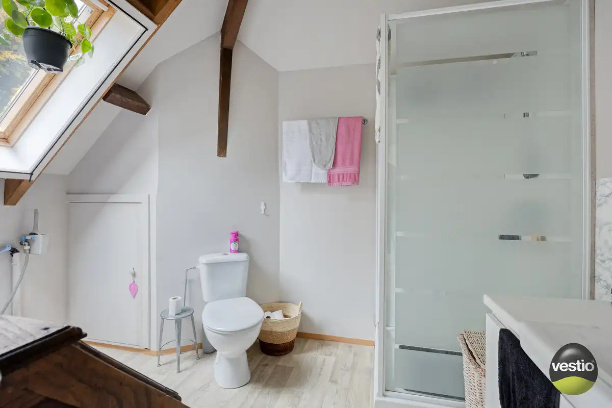 RUIME RESIDENTIEEL GELEGEN VILLA OP 46A89CA NABIJ CENTRUM BILZEN. foto 39