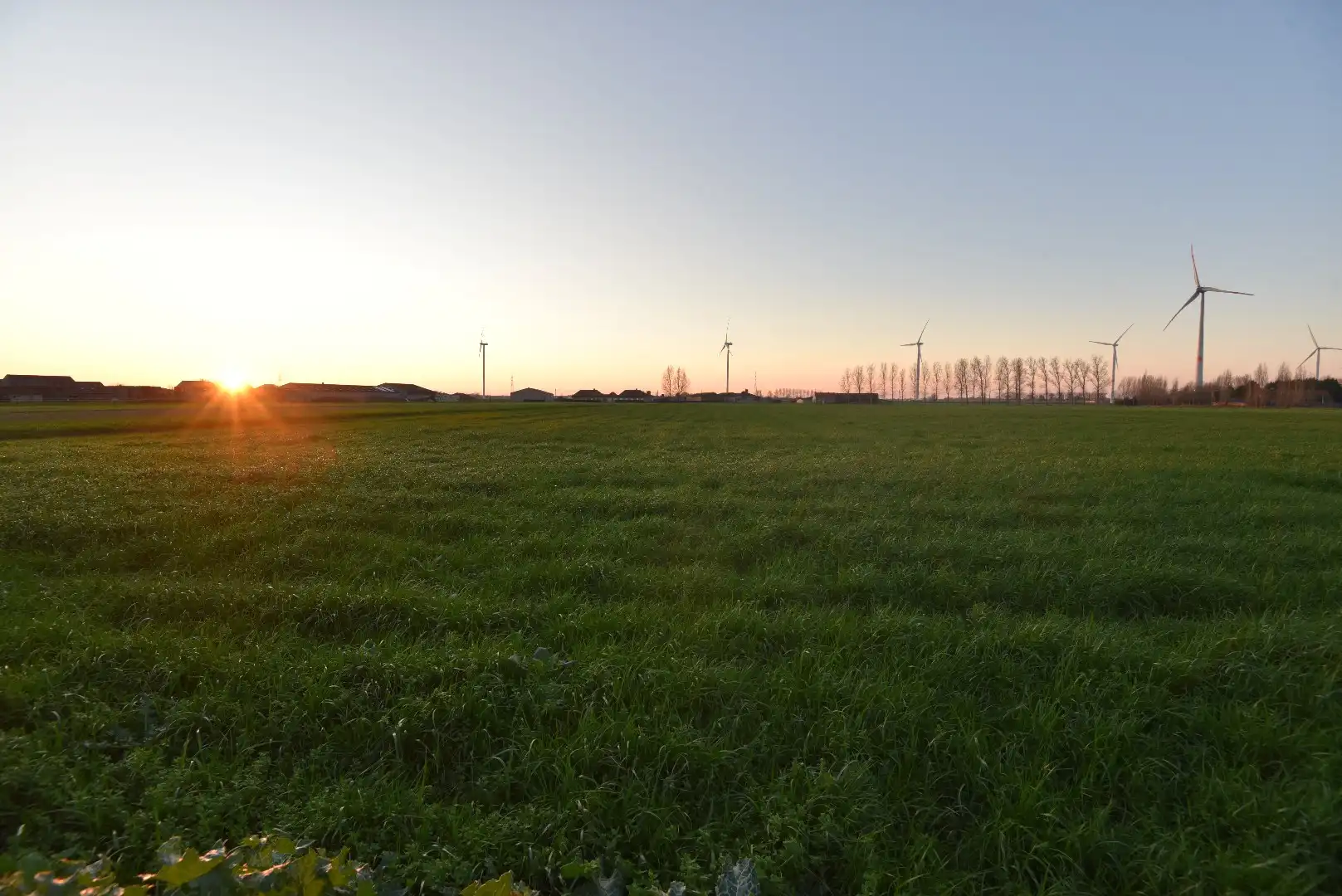 Woning met 3 slaapkamers, tuin  en dubbele garage te Kaprijke foto 3