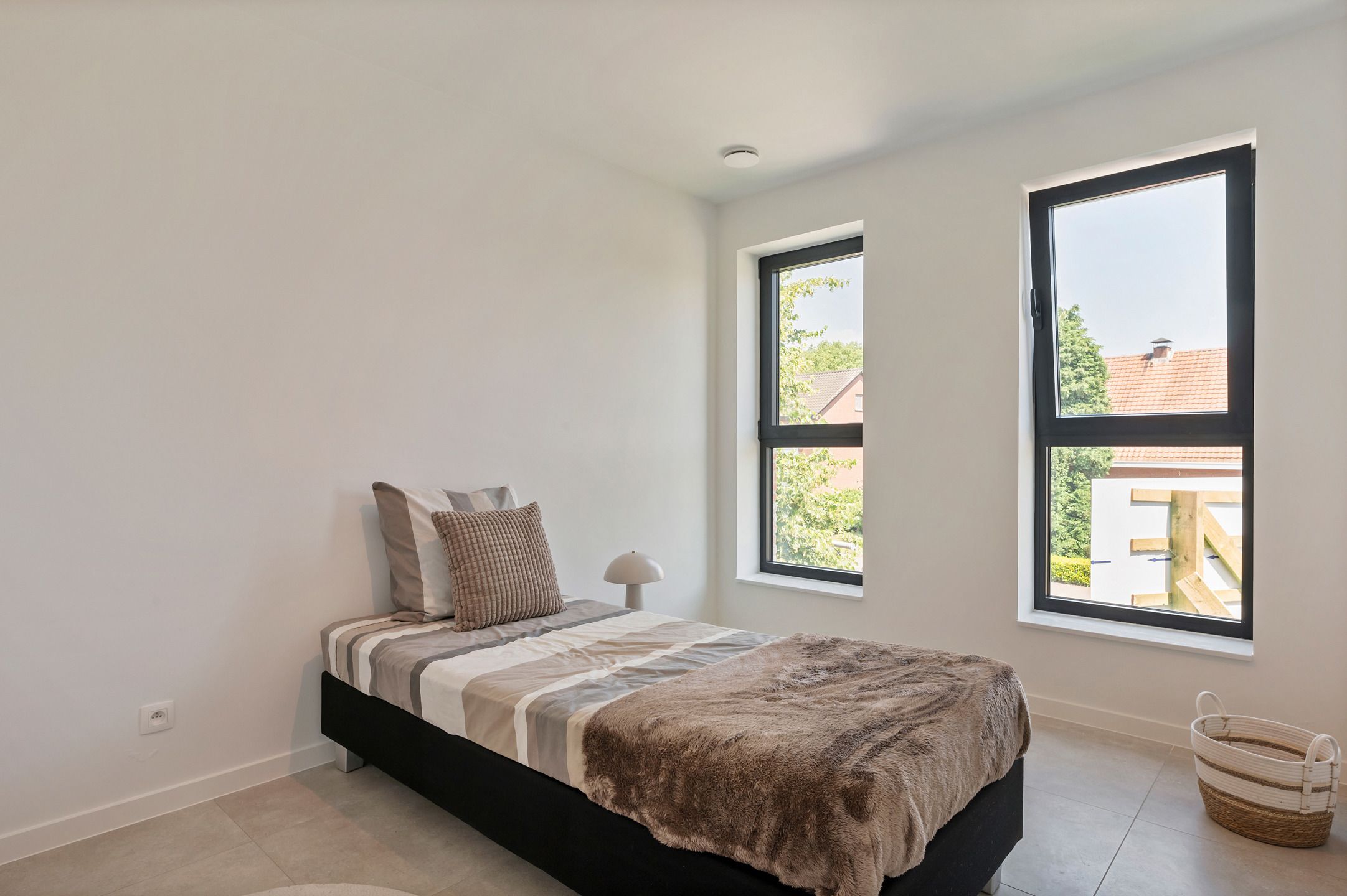 Woningen met 3 slpk, parking, bijgebouw en west tuin foto 15