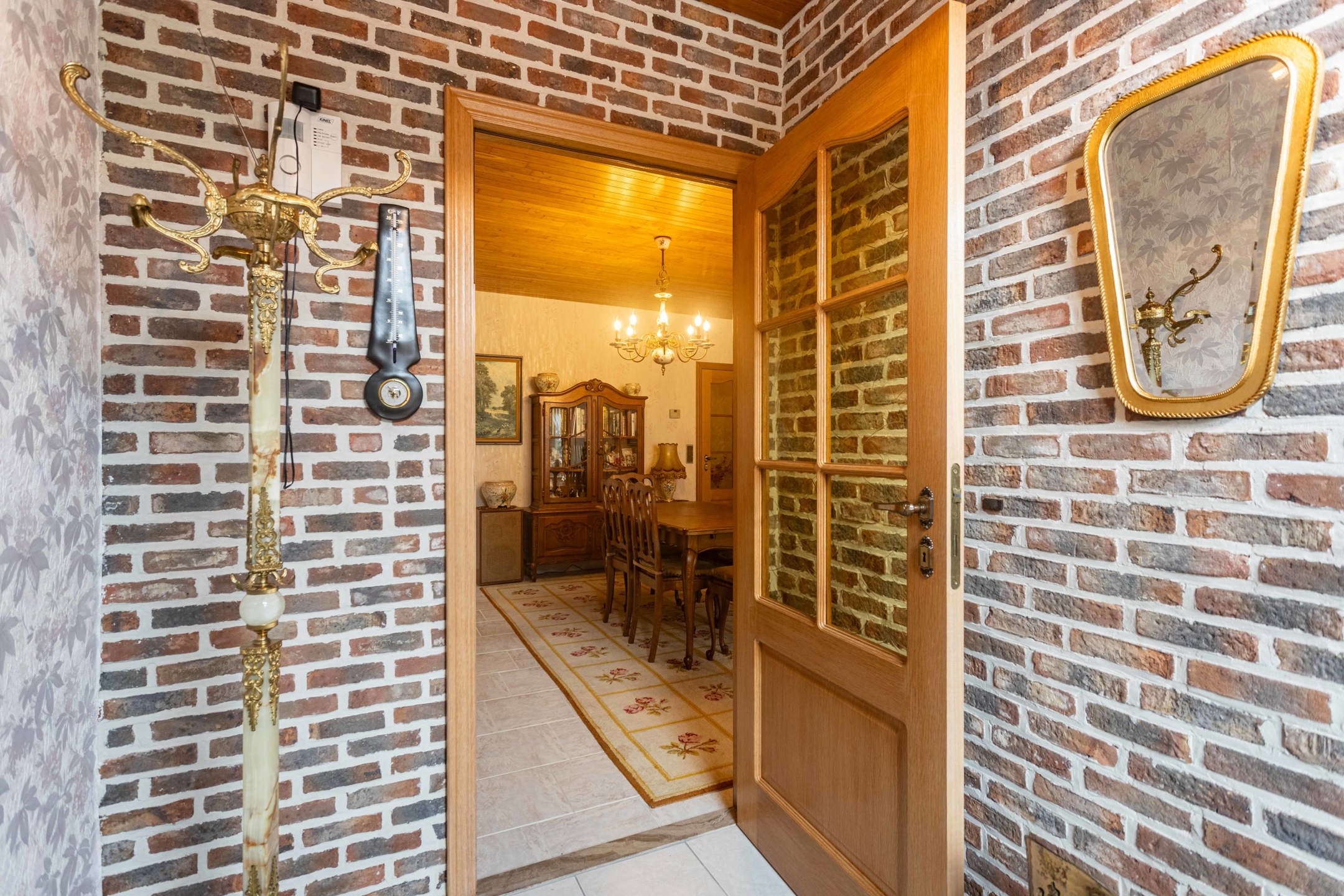 Charmante stadswoning met ruime garage foto 4
