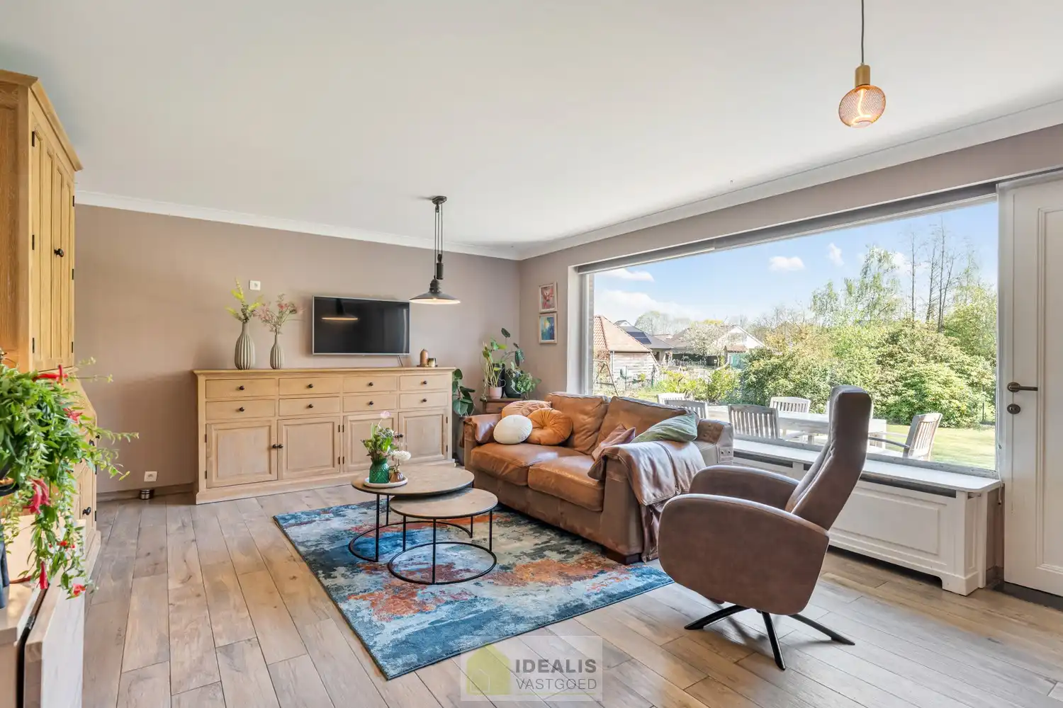 IDEALIS VASTGOED – Goed onderhouden en aangename gelijkvloerse woning met 2 slaapkamers op een prachtig, ruim en uiterst breed perceel foto 9