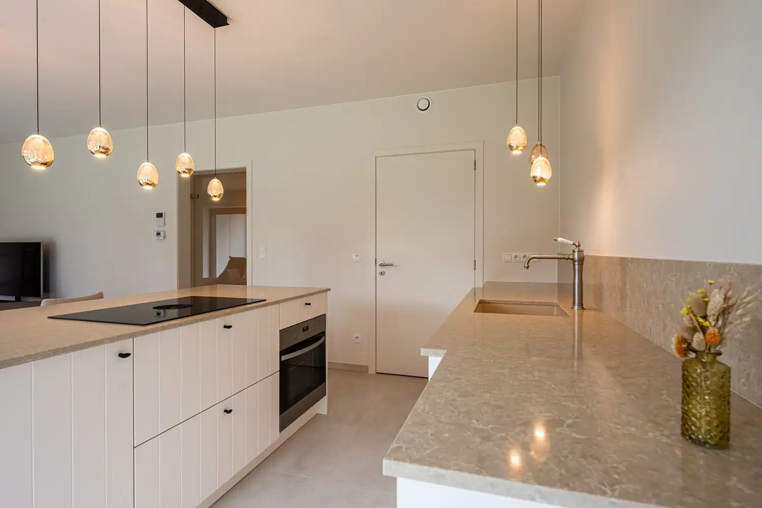Hoogwaardig afgewerkt appartement met garage en ruim terras foto 7