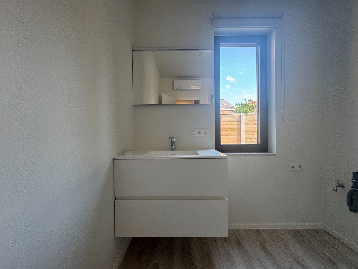 Volledig vernieuwd gelijkvloers-appartement in hartje Opwijk - 2 slpk foto 14