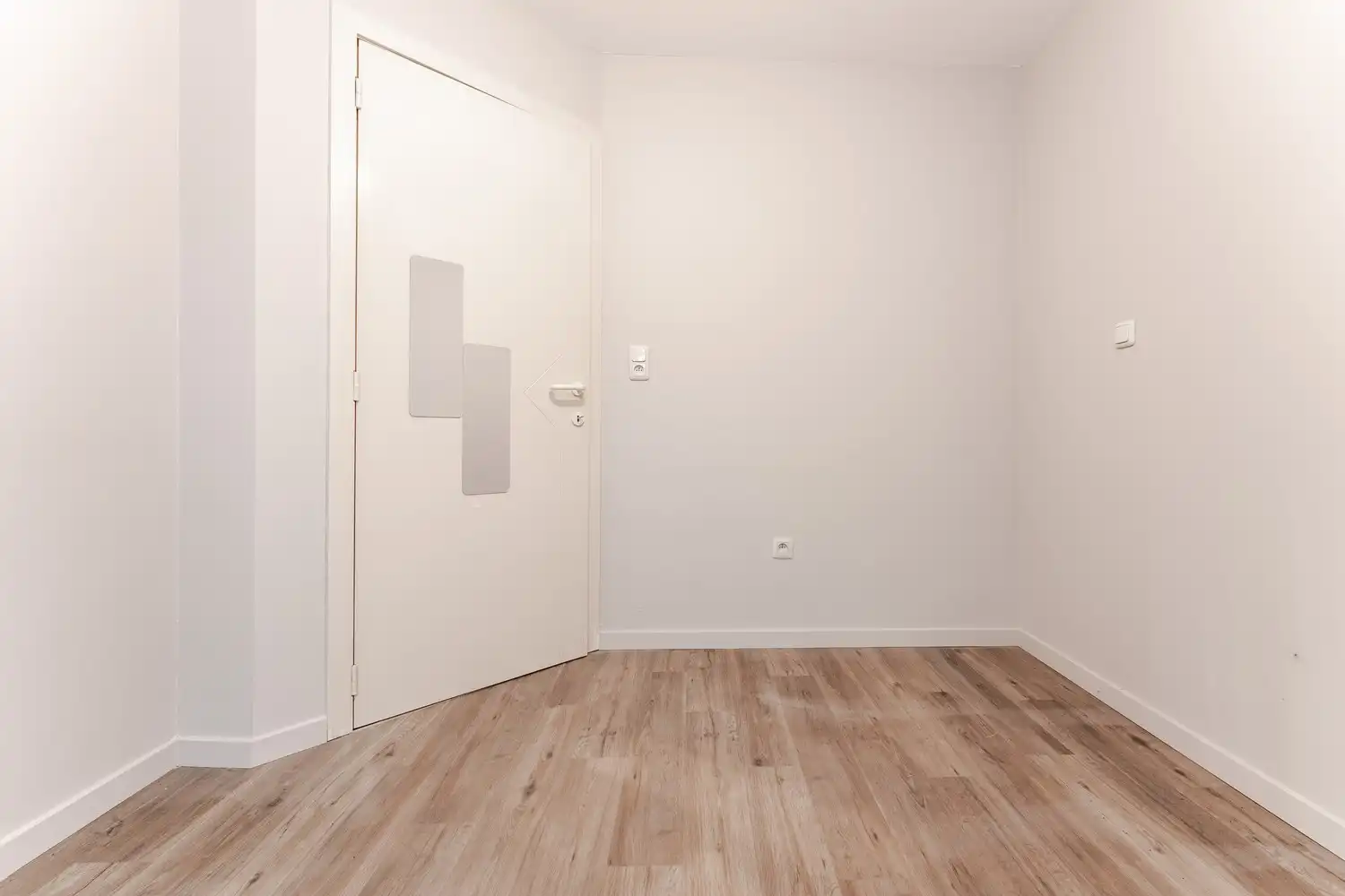 Ruim gelijkvloers appartement met 2 slaapkamers en garagebox nabij het centrum van Bree. foto 21