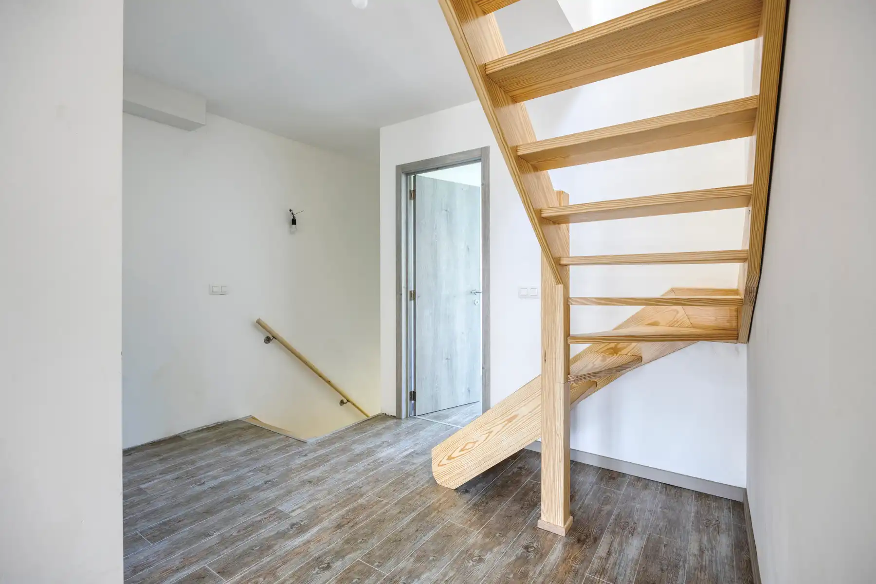 Nieuwbouw triplex met 4 slaap- en badkamers, tuin en parking foto 10