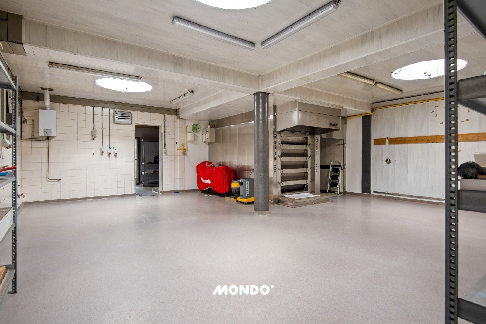 Multifunctioneel gebouw met woonst en commerciële mogelijkheden te Ruisbroek! foto 8