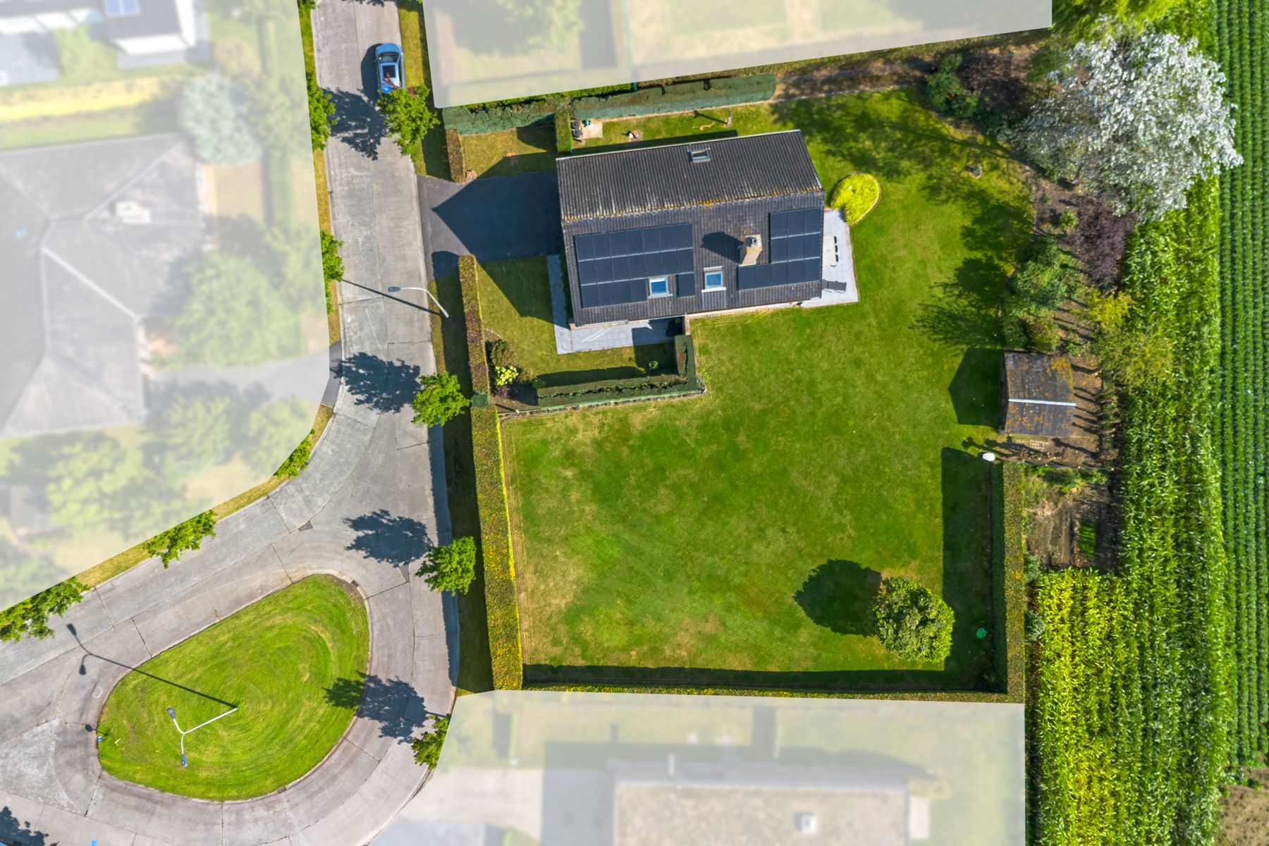 Ruime woning met extra bouwgrond/ideaal voor kangoeroewonen foto 21