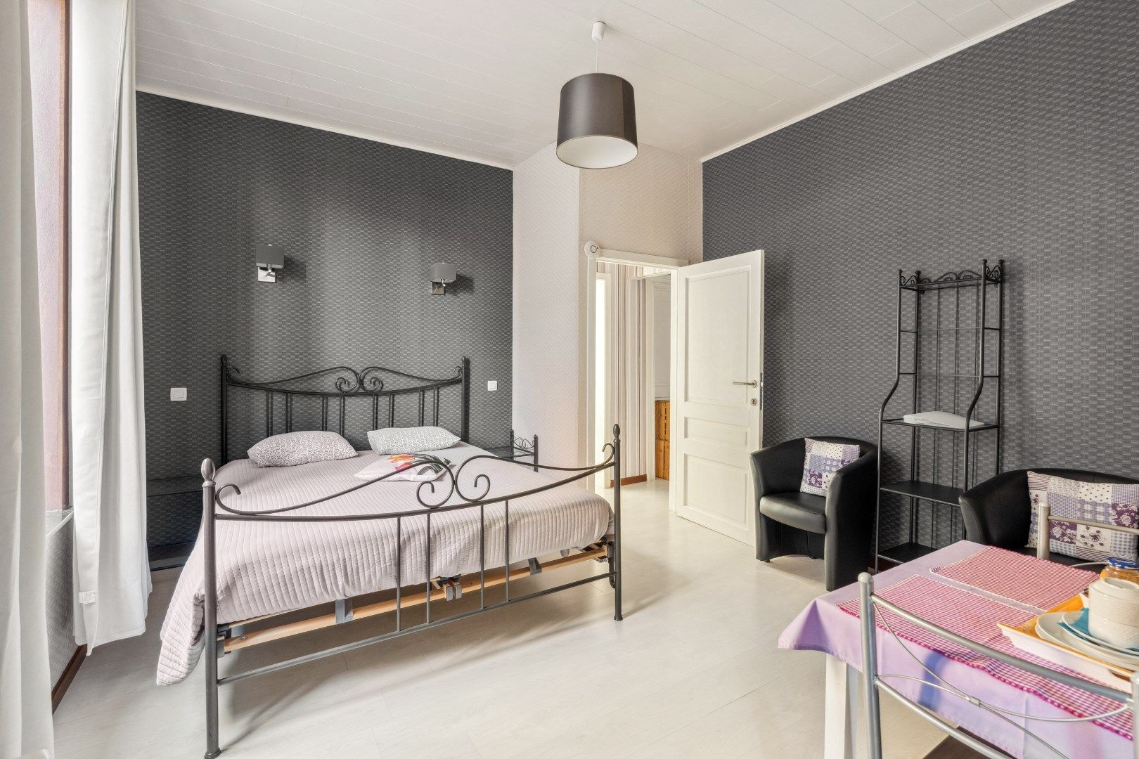 Unieke herenwoning momenteel uitgebaat als B&B en vakantiewoning  foto 13