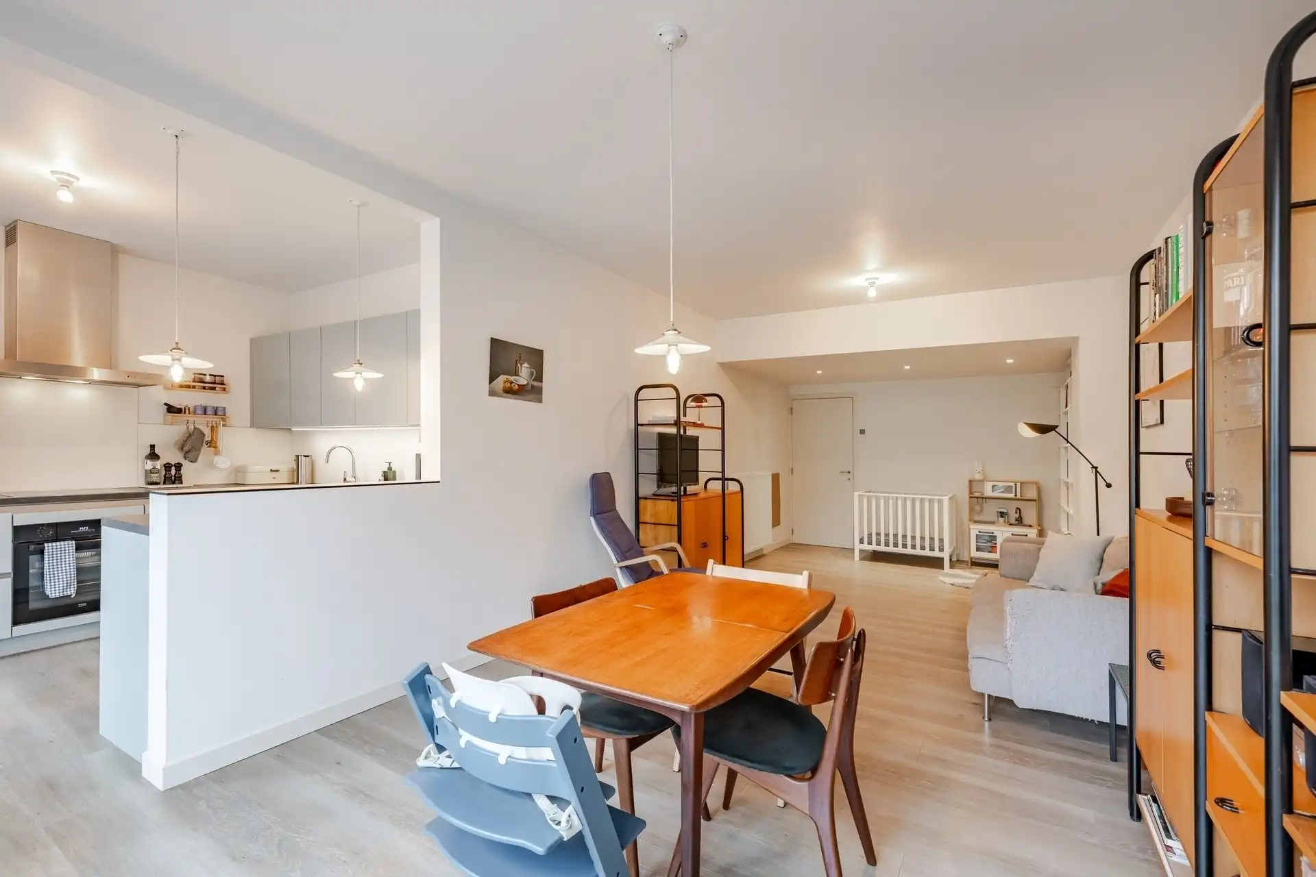 Fijne instapklare rijwoning in centrum Wetteren foto 14