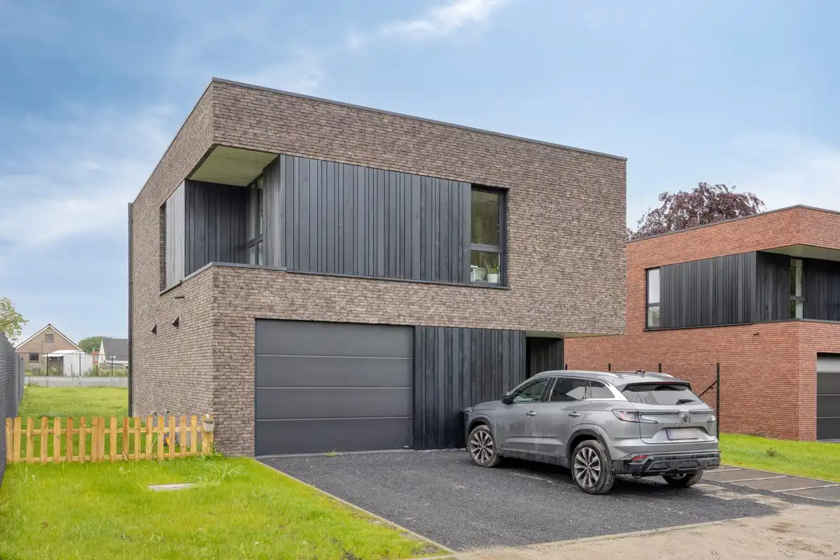 Afgewerkte nieuwbouwvilla - 6% BTW mogelijk foto {{pictureIndex}}