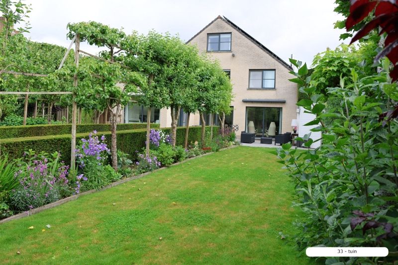 EXCLUSIEF PERFECT AFGEWERKTE MODERNE VILLA (330m²) OP TOPLOCATIE EN PRACHTIGE TUIN foto 39