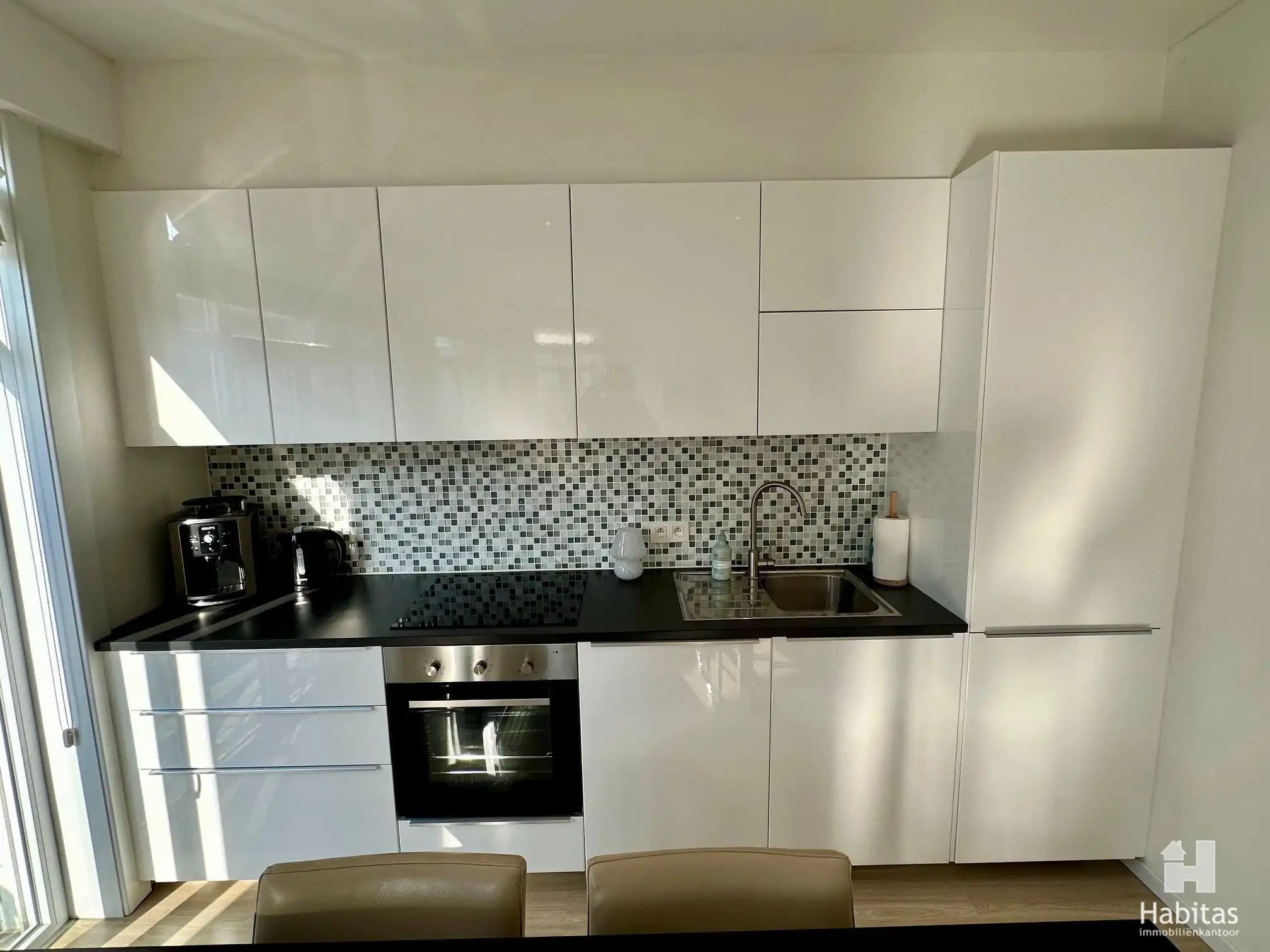 Bijzonder zonnig hoekappartement foto 6