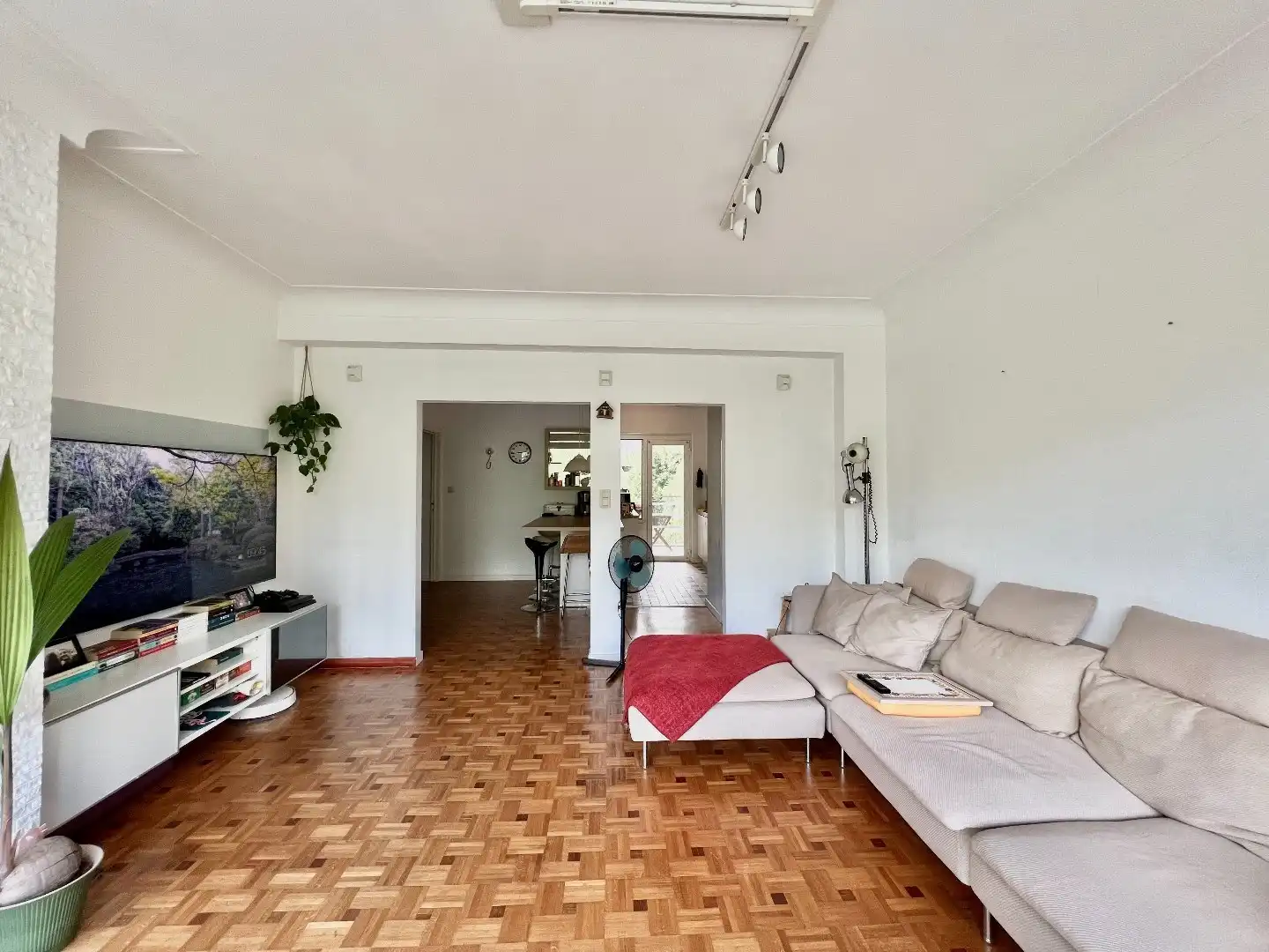 Modern ingericht GEMEUBELD 2 slpk appartement  foto 4