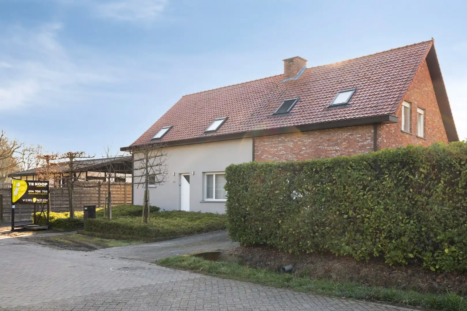 Rustig gelegen woning met 4 slpks en 2 badkamers op 691 m² te OLV Olen ! foto 2