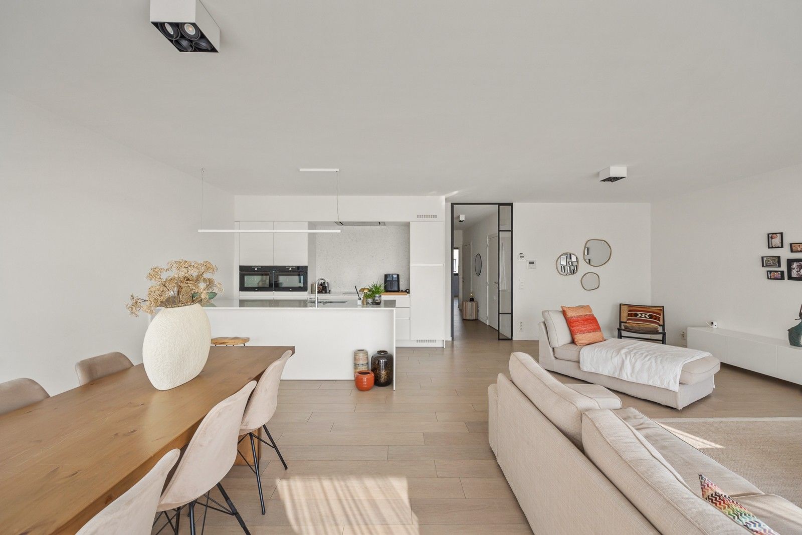 Prachtig appartement met ruim terras, kelder én garagebox. foto 7