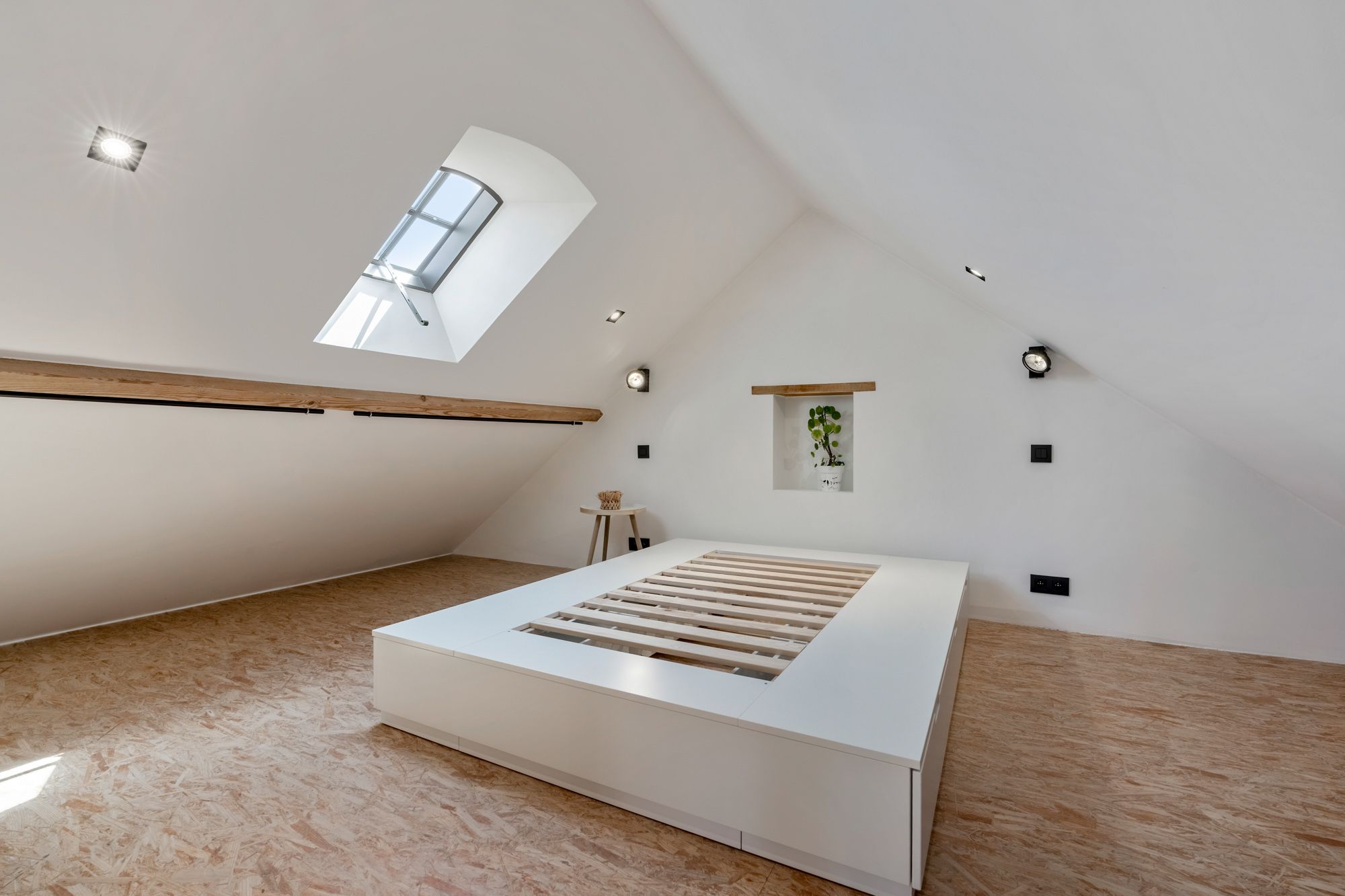 Compleet gerenoveerde en instapklare woning te Kortessem! foto 16