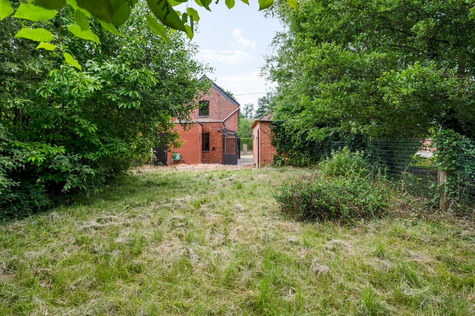 Te renoveren woning met tuin en garage in Wolfsdonk! foto 22
