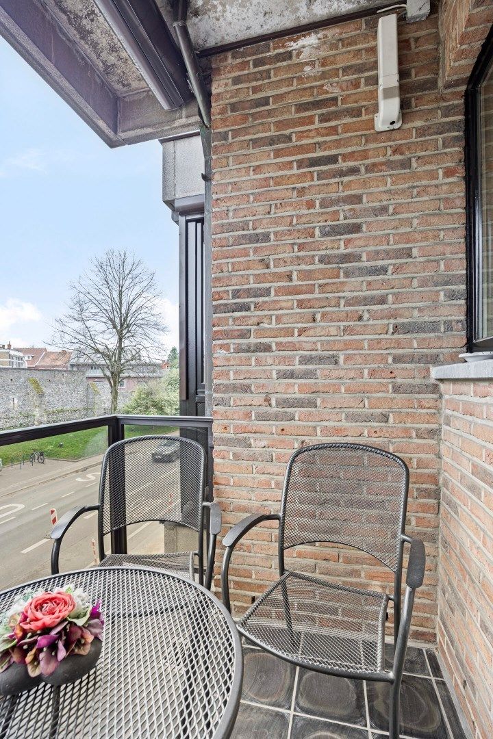 INVESTERINGSPAND: Ruim appartement met garage en zicht op de middeleeuwse Wallen te Tongeren foto 13