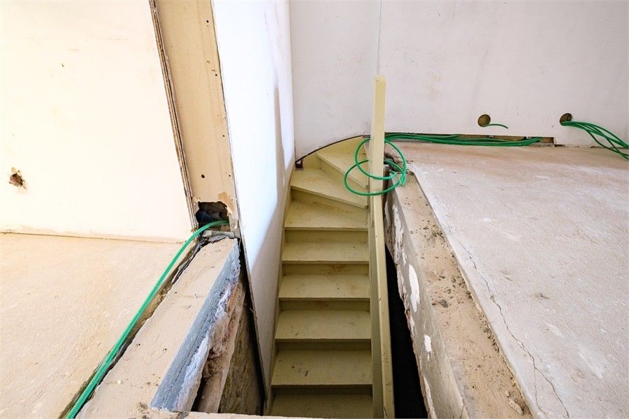 KNAP HANDELSPAND MET VEEL MOGELIJKHEDEN IN HET STADSCENTRUM VAN SINT-TRUIDEN foto 16