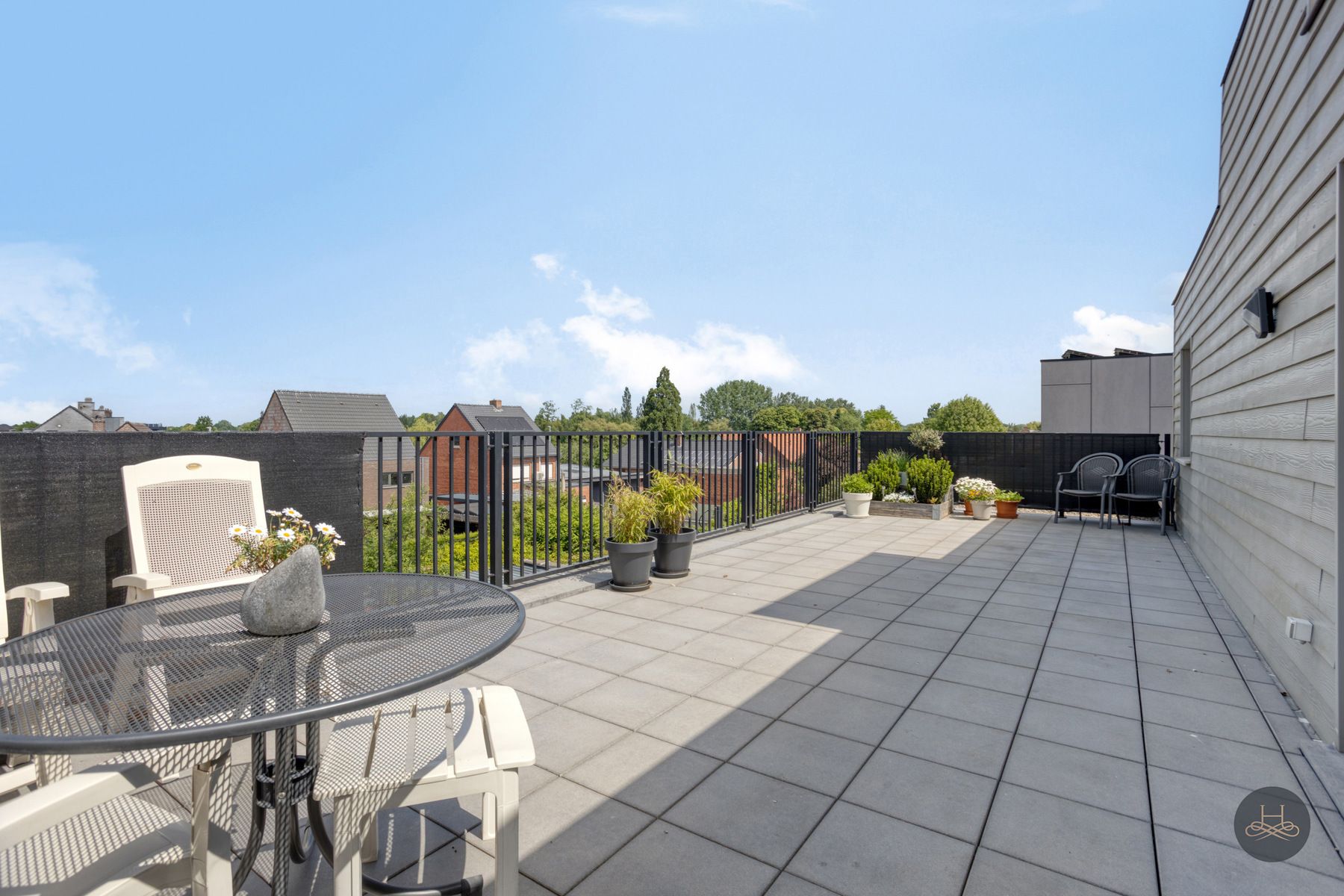 Ruim dakappartement (2017) met enorm terras op een A locatie foto 21