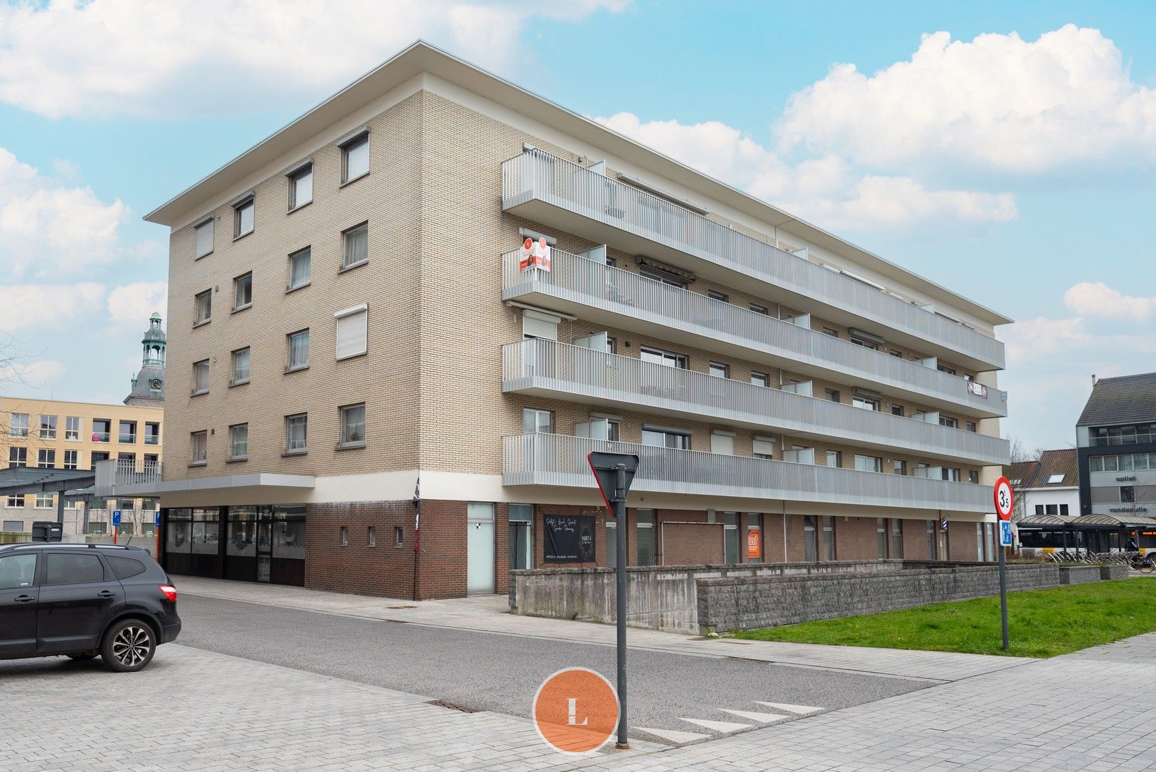 Instapklaar appartement met garage te koop in hartje Harelbeke foto 15