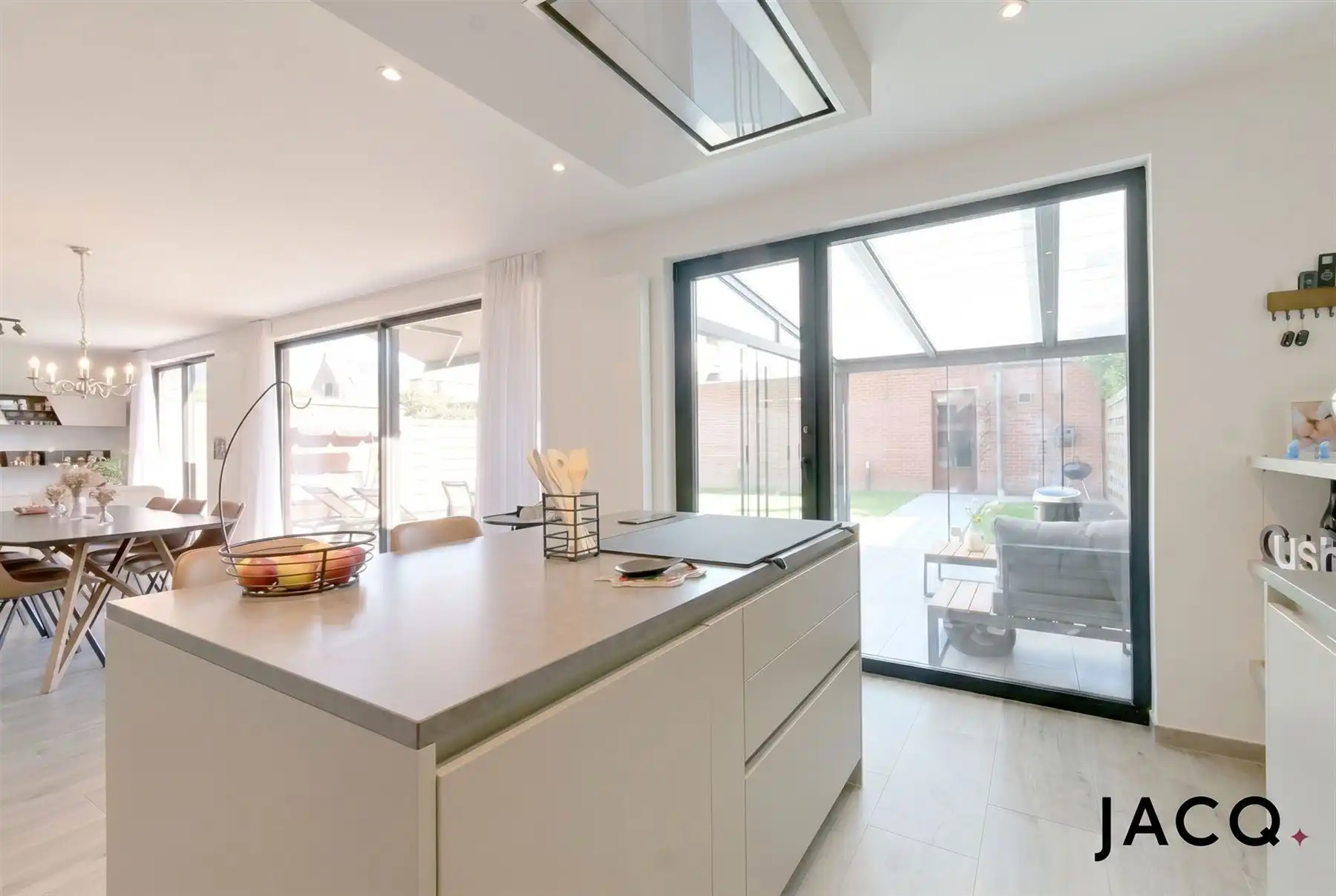 Gelijkvloers appartement met tuin en grote garage! foto 6