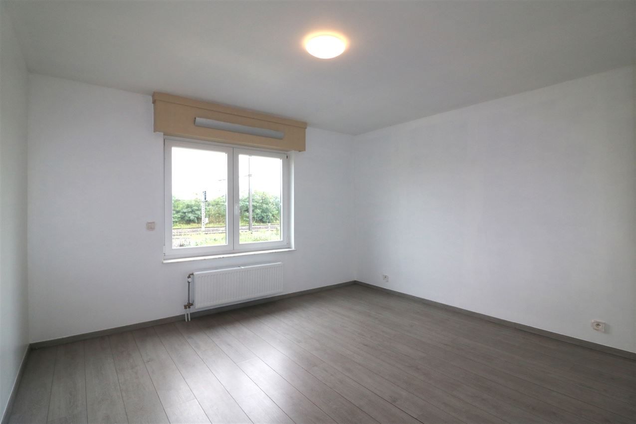 Mooi en landelijk, heel recent, 3 slpk., terras en tuin  foto 35